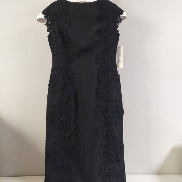Maggy London Black Lace Trim Embellishment Crepe Sheath Bateau Neckline‎ Size 2P - Picture 1 of 13